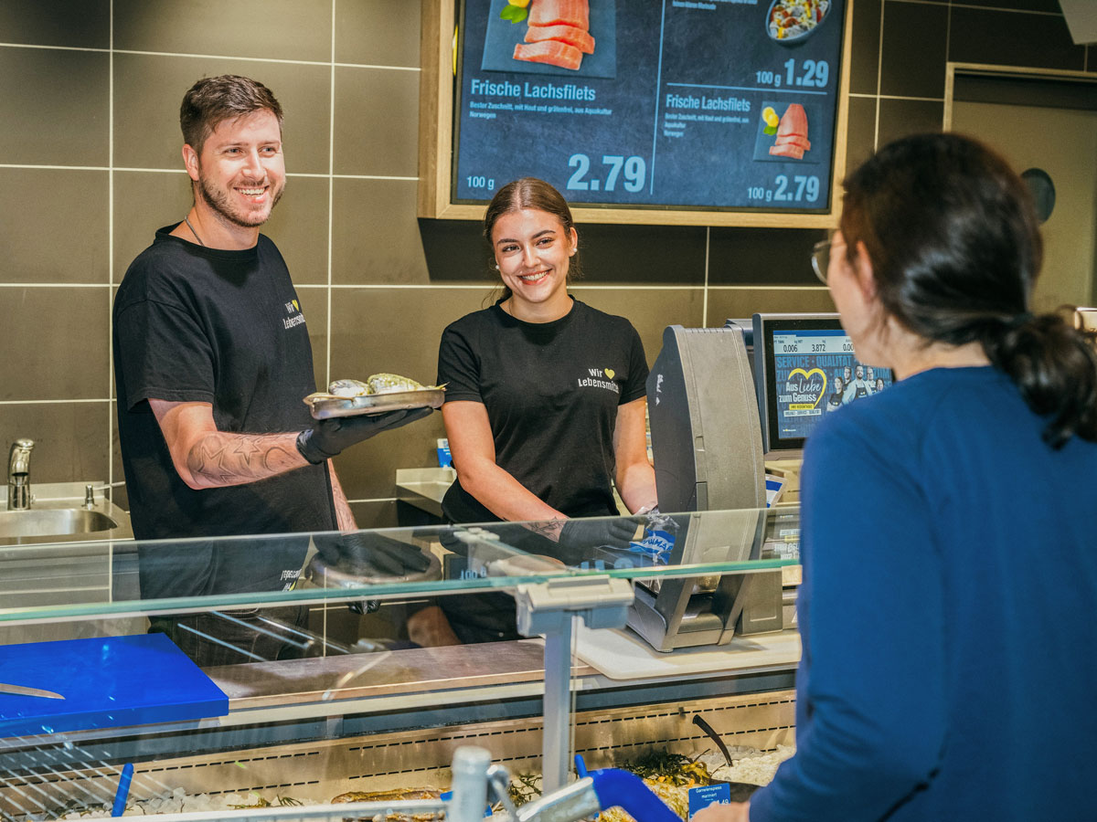 Hohe Qualität, freundliche Bedienung und kompetente Beratung werden im Backnanger Edeka-Markt Reinhardt großgeschrieben. Foto: Potthoff