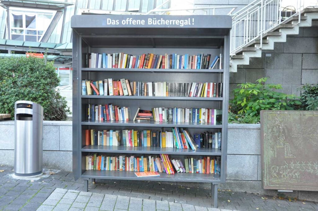 Offene Buchregal