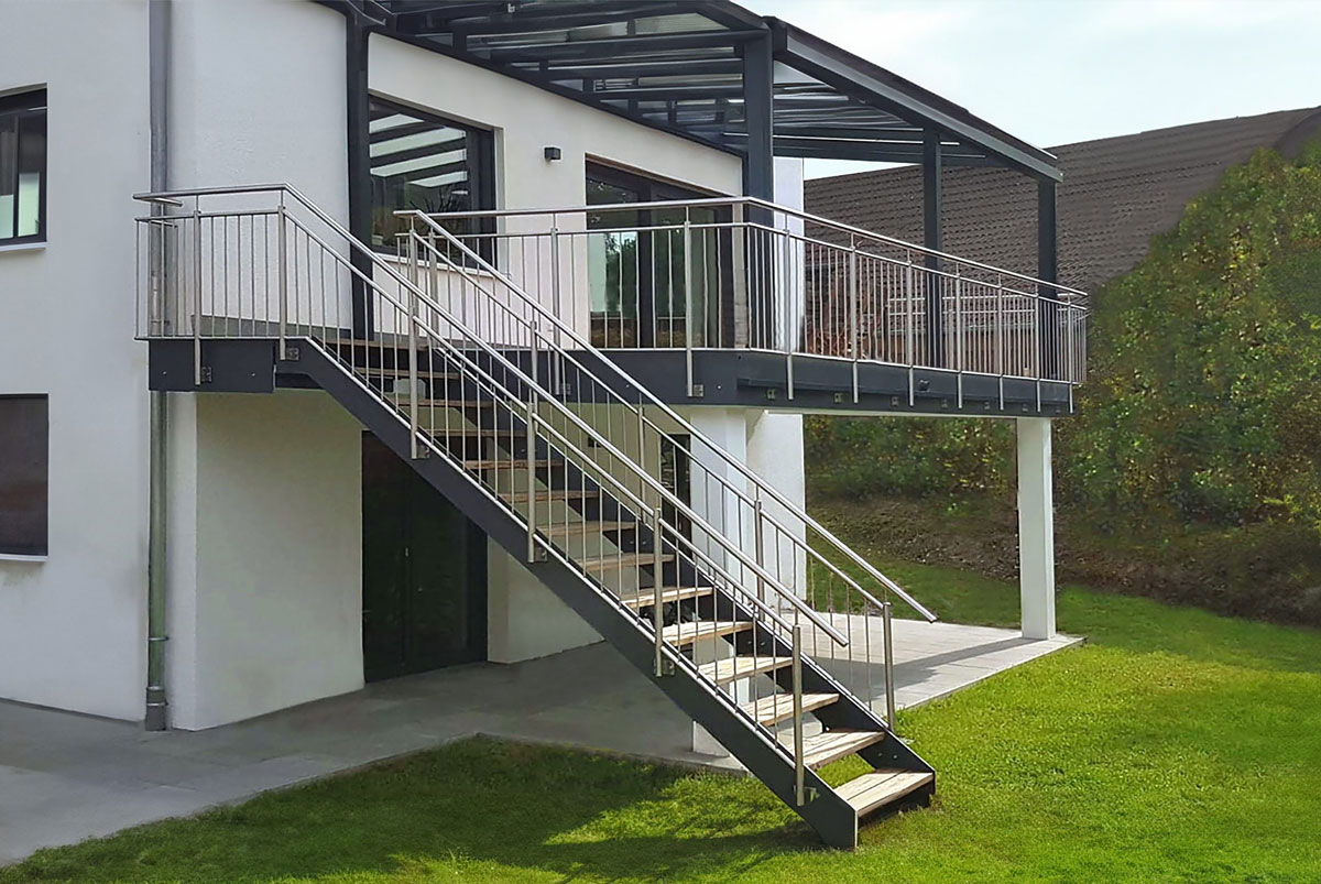Ein Beispiel für eine von der Schlosserei Schramm handgefertigte Treppen- und Geländerkonstruktion. Foto: Schramm